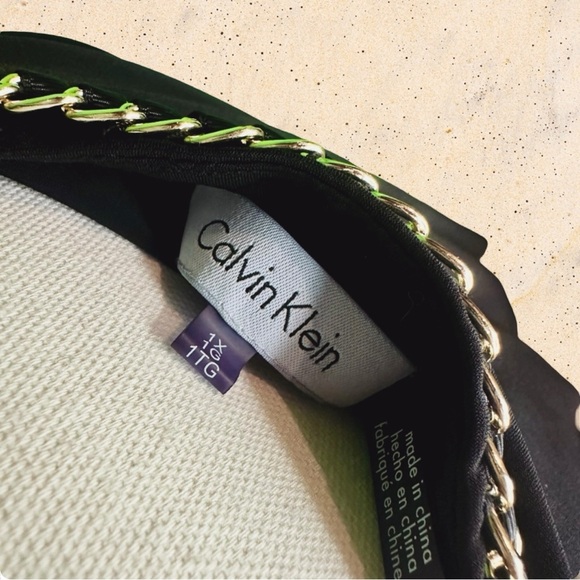 Calvin Klein Women’s Plus Size Black Dolman Sleeve Blouse With Gold Chain Neck - Picture 10 of 12